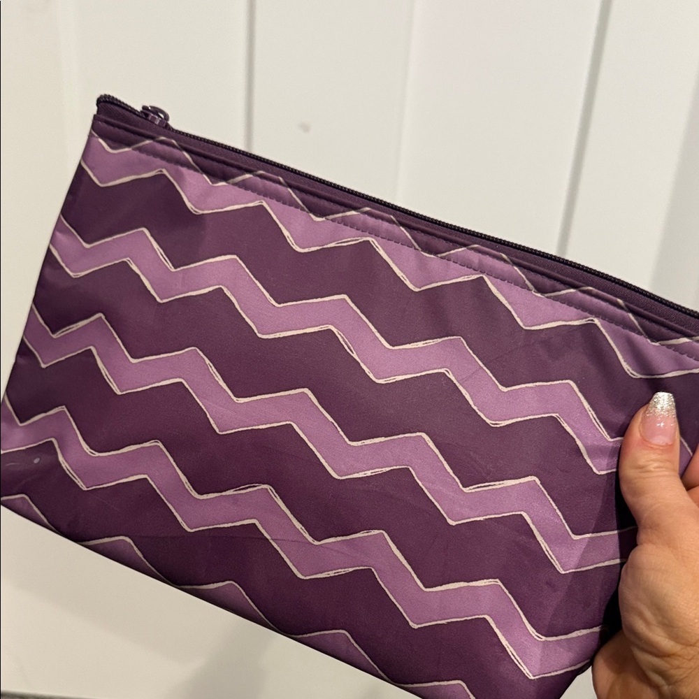 Thirty-One Purple Zigzag and Blue Floral Cosmetic Bags set chevron 31 retired - Picture 7 of 8